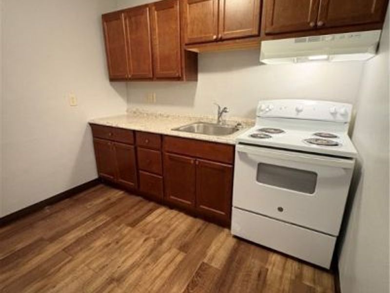 249 Folsom Street, Unit 8, Champion, OH 44483 Photo 6