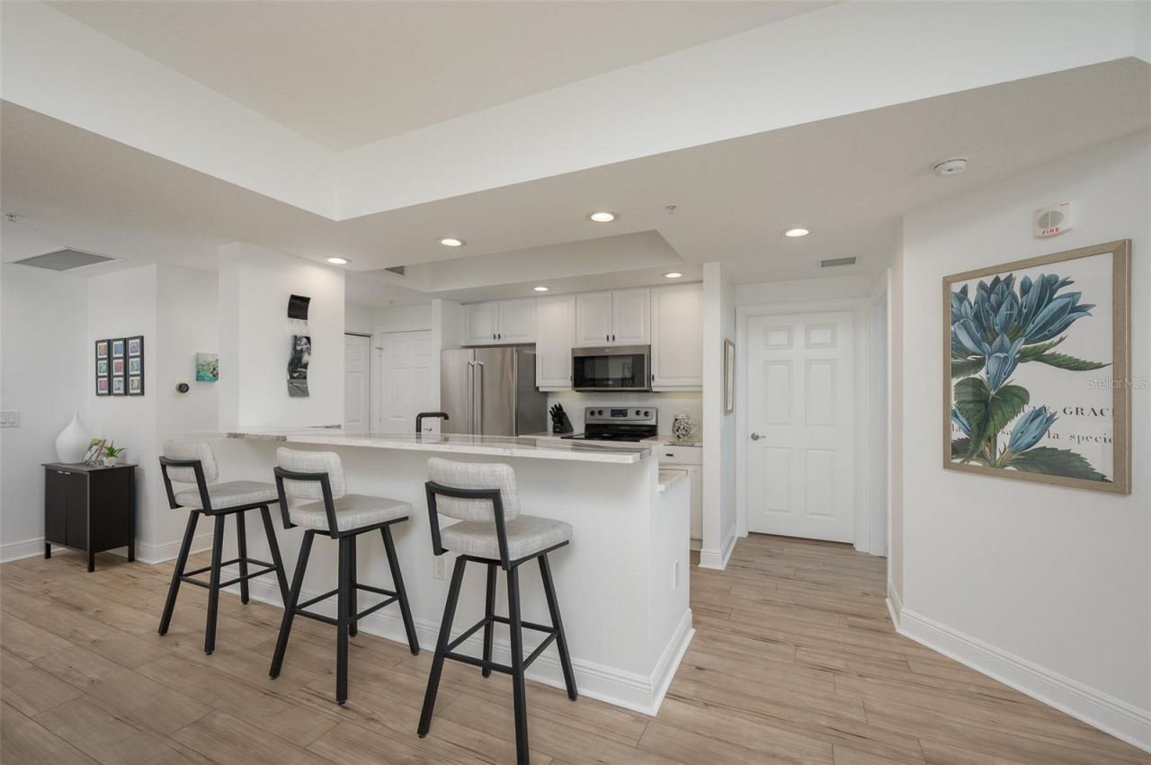 800 N Tamiami Trail, Unit 815, Sarasota, FL 34236 Photo