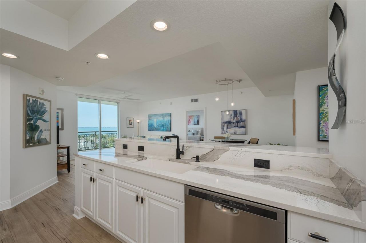 800 N Tamiami Trail, Unit 815, Sarasota, FL 34236 Photo