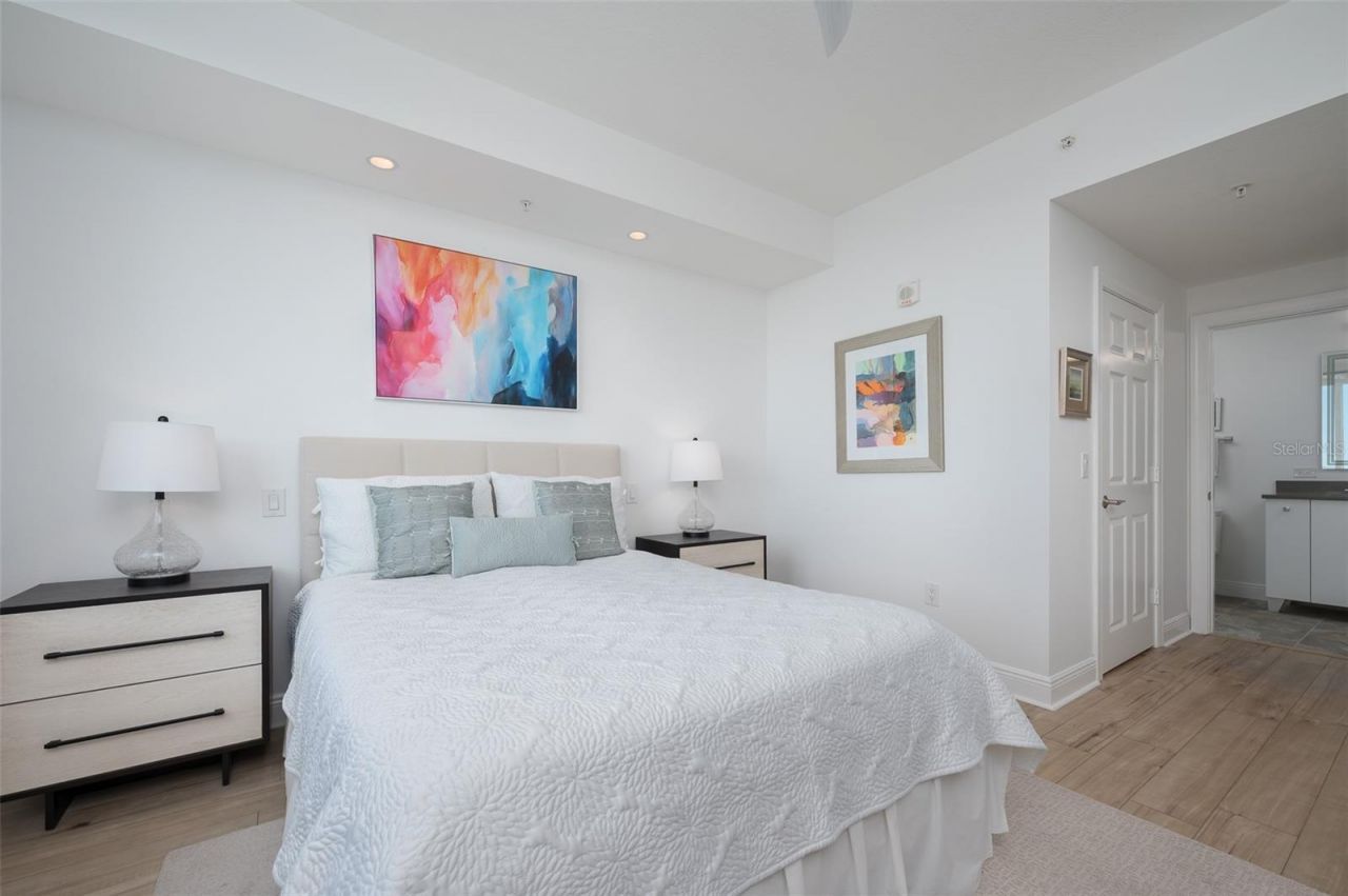 800 N Tamiami Trail, Unit 815, Sarasota, FL 34236 Photo