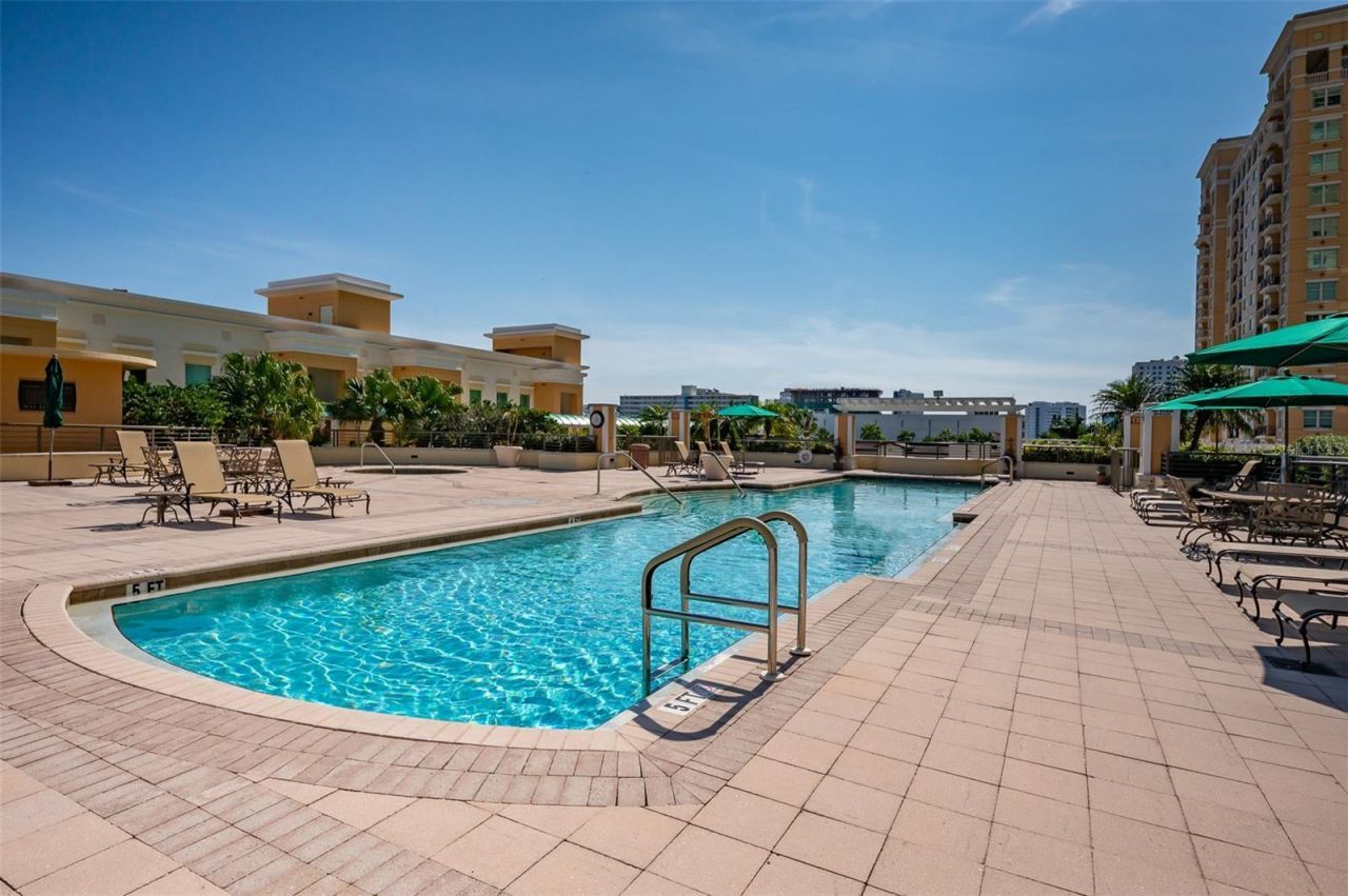 800 N Tamiami Trail, Unit 815, Sarasota, FL 34236 Photo