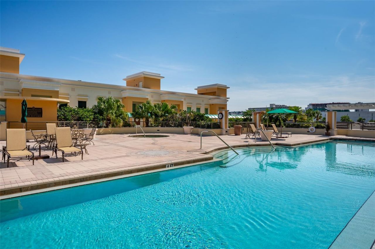 800 N Tamiami Trail, Unit 815, Sarasota, FL 34236 Photo