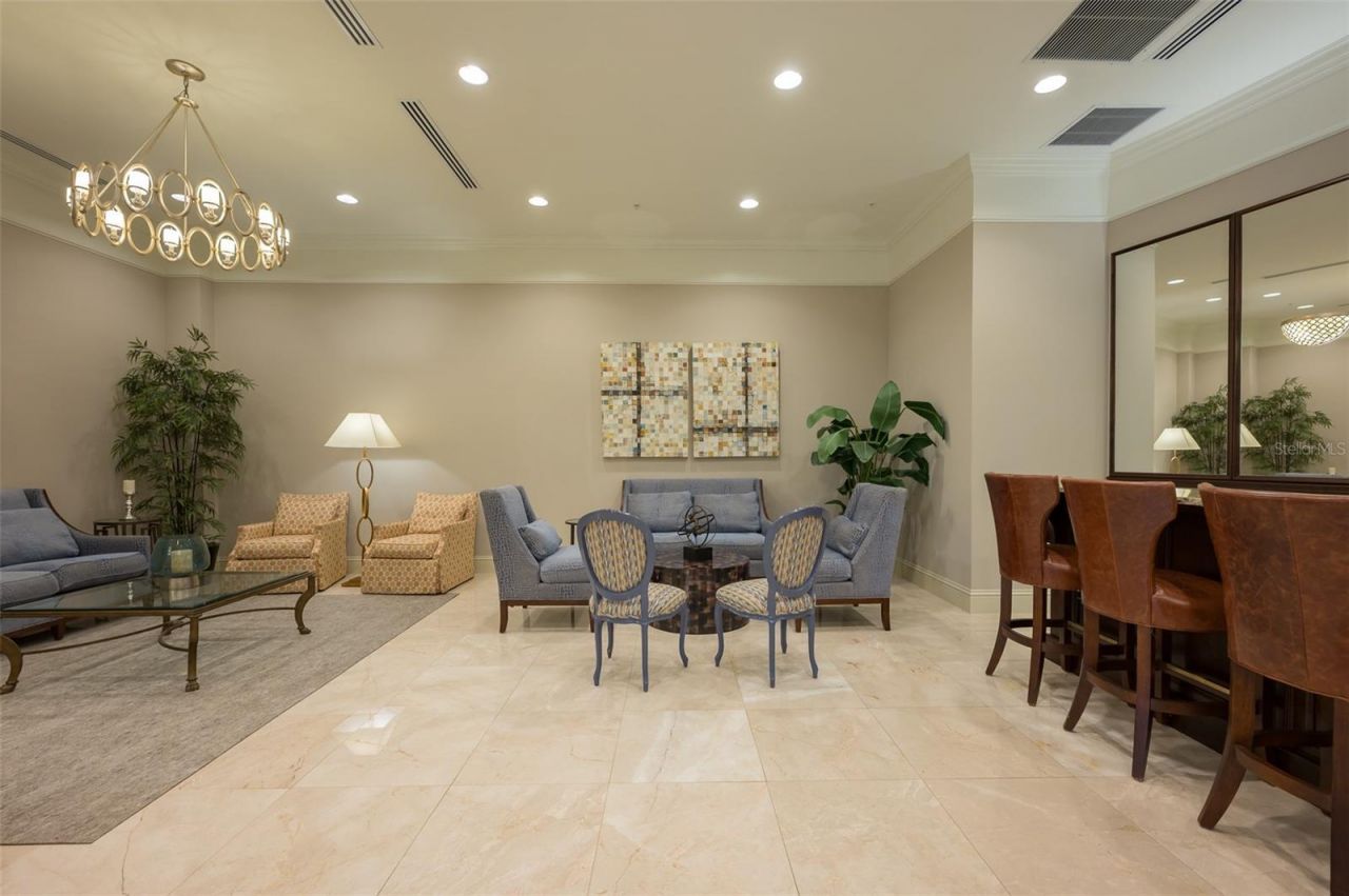 800 N Tamiami Trail, Unit 815, Sarasota, FL 34236 Photo