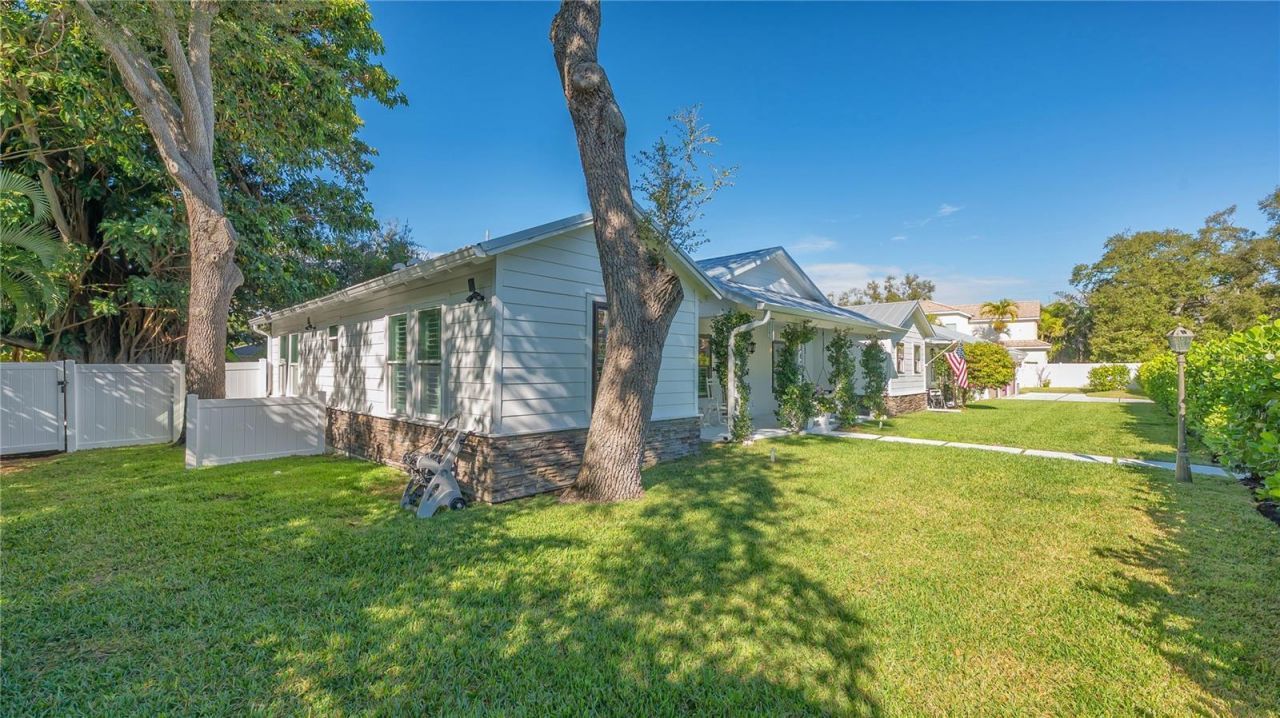 3606 Palonia Court, Sarasota, FL 34239 Photo