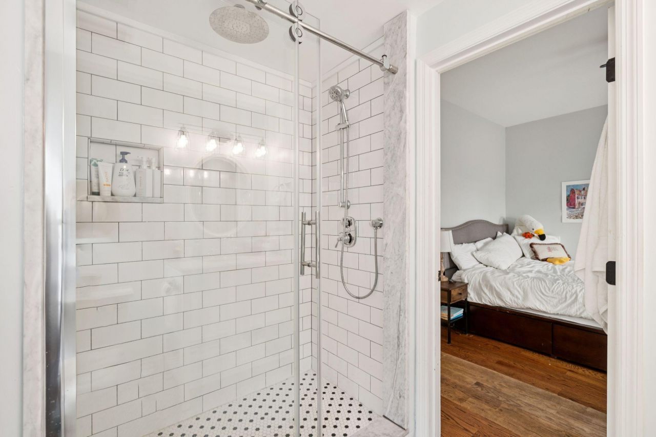 78 America Street Photo 10