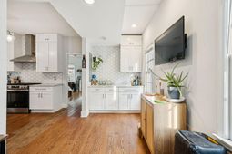 78 America Street photo 4