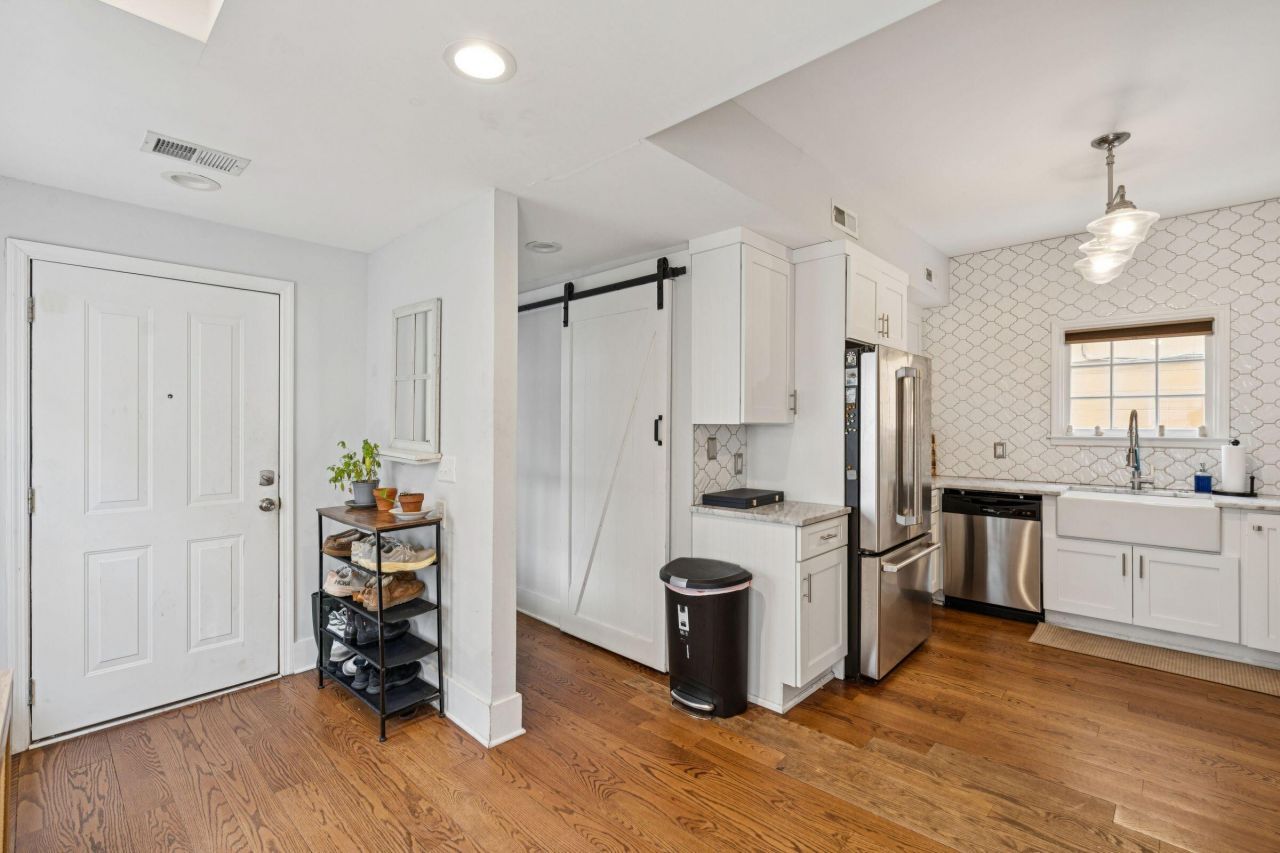 78 America Street Photo 5