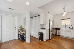 78 America Street photo 4