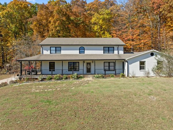 721 Valley Dr, Livingston, TN 38570