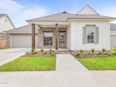 223 Trail Pointe Drive, Scott, LA 70583