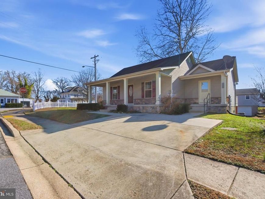 667 Hawk Hill Drive, Prince Frederick, MD 20678 Main Photo