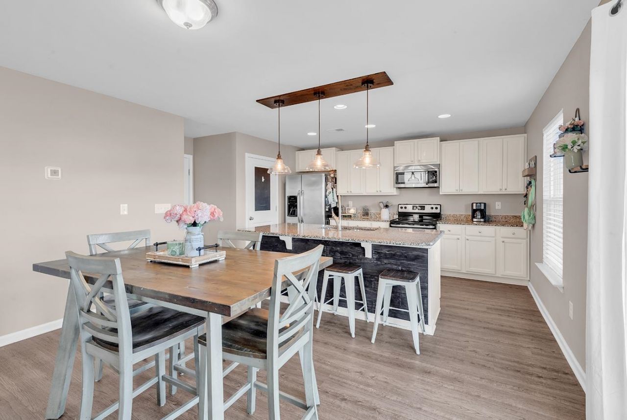 317 Truce St. Photo 7