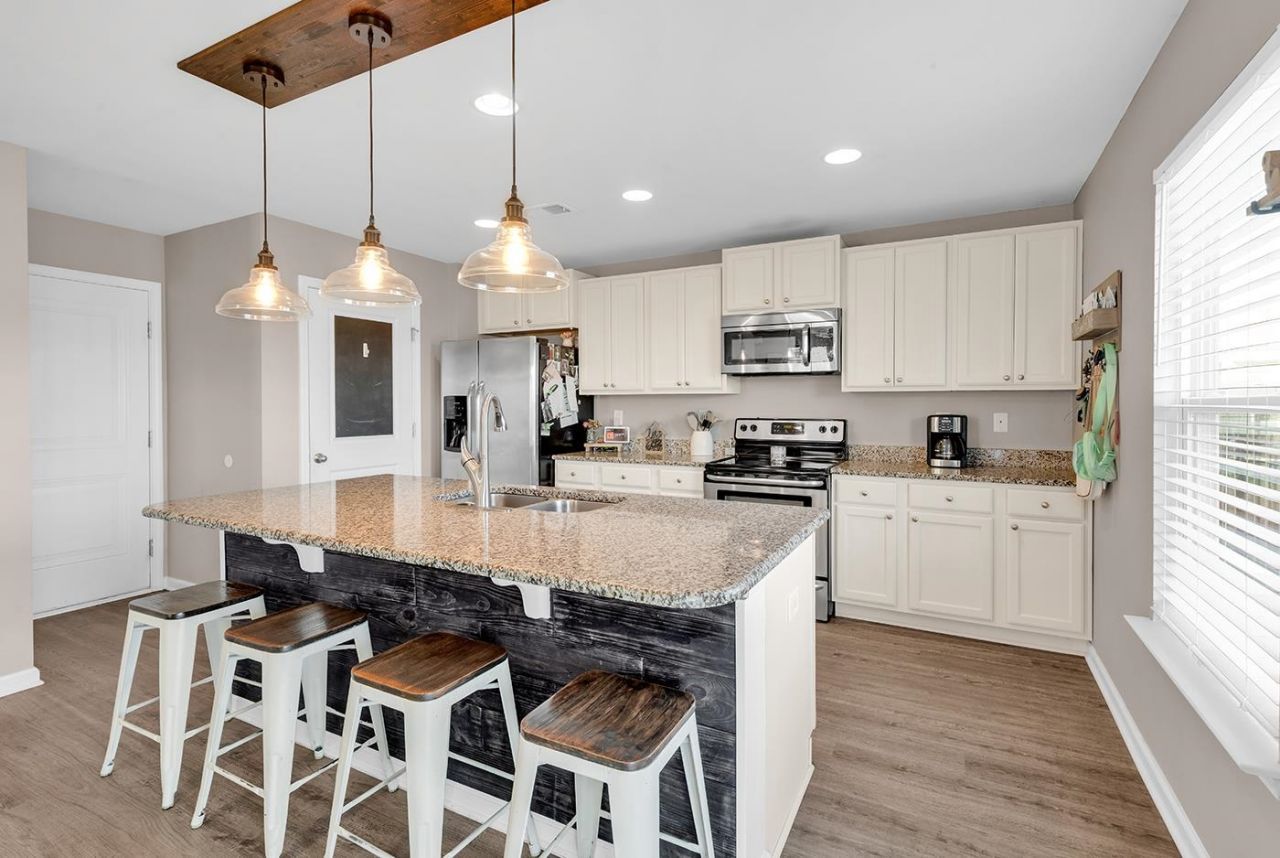 317 Truce St. Photo 8