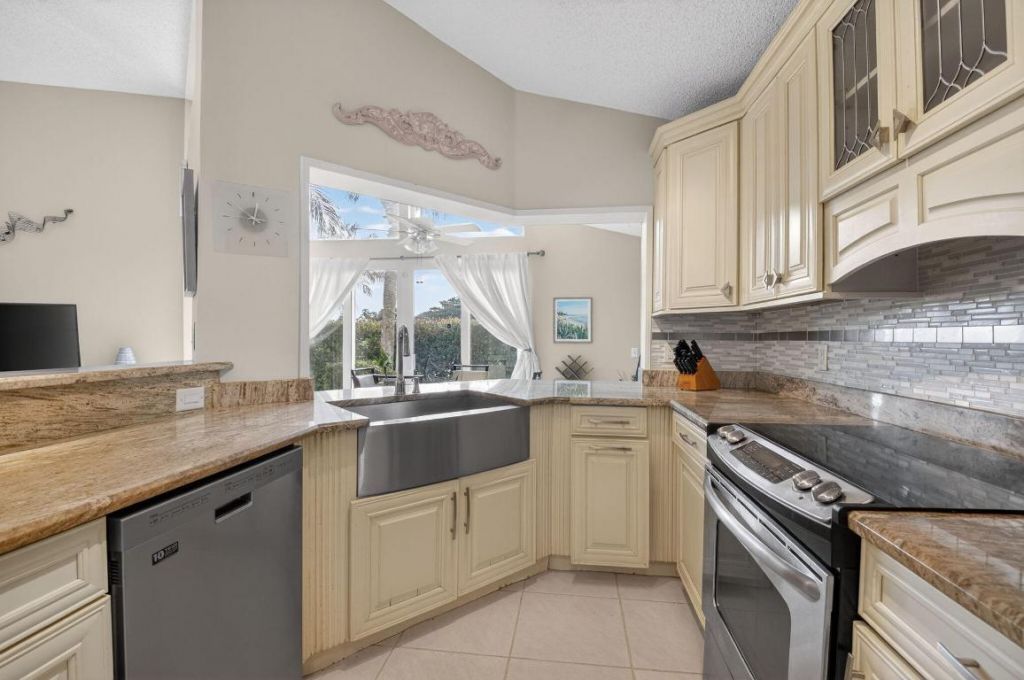 6165 Bay Isles Drive, Boynton Beach, FL 33437 Photo