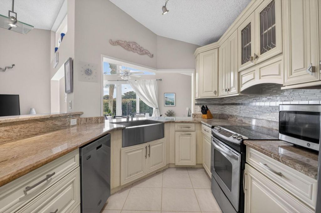 6165 Bay Isles Drive, Boynton Beach, FL 33437 Photo