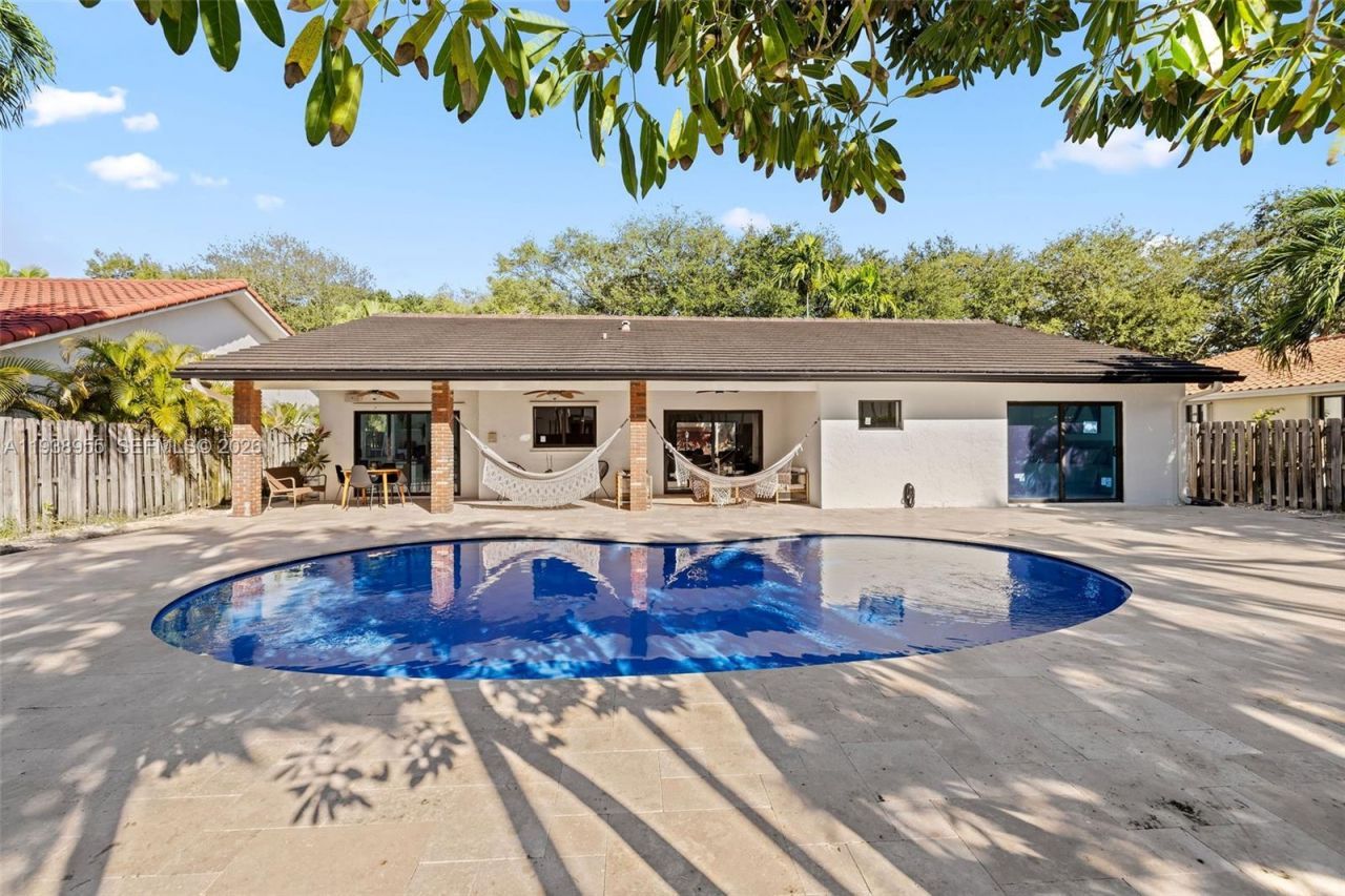 7910 NW 169th Ter, Miami Lakes, FL 33016 Photo