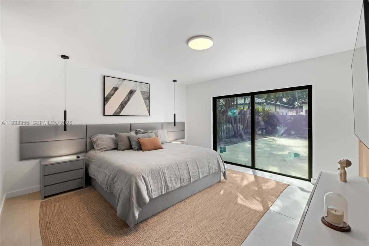 7910 NW 169th Ter, Miami Lakes, FL 33016 Photo