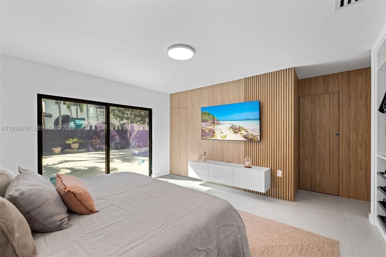 7910 NW 169th Ter, Miami Lakes, FL 33016 Photo