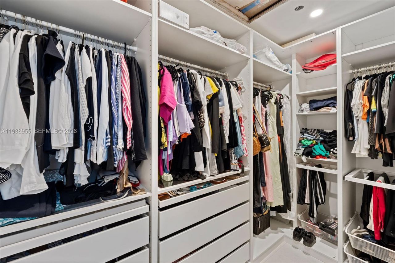 7910 NW 169th Ter, Miami Lakes, FL 33016 Photo