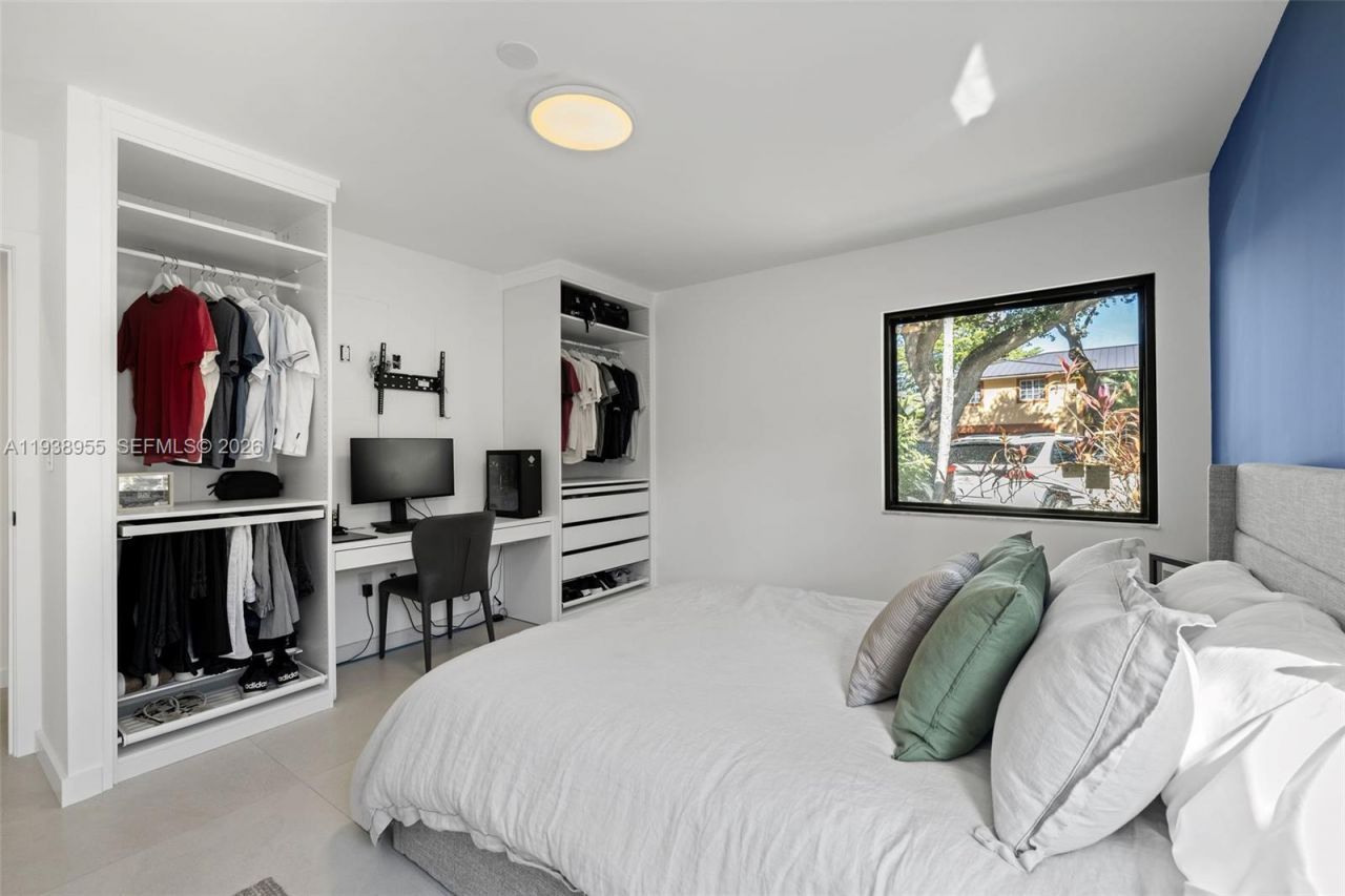 7910 NW 169th Ter, Miami Lakes, FL 33016 Photo