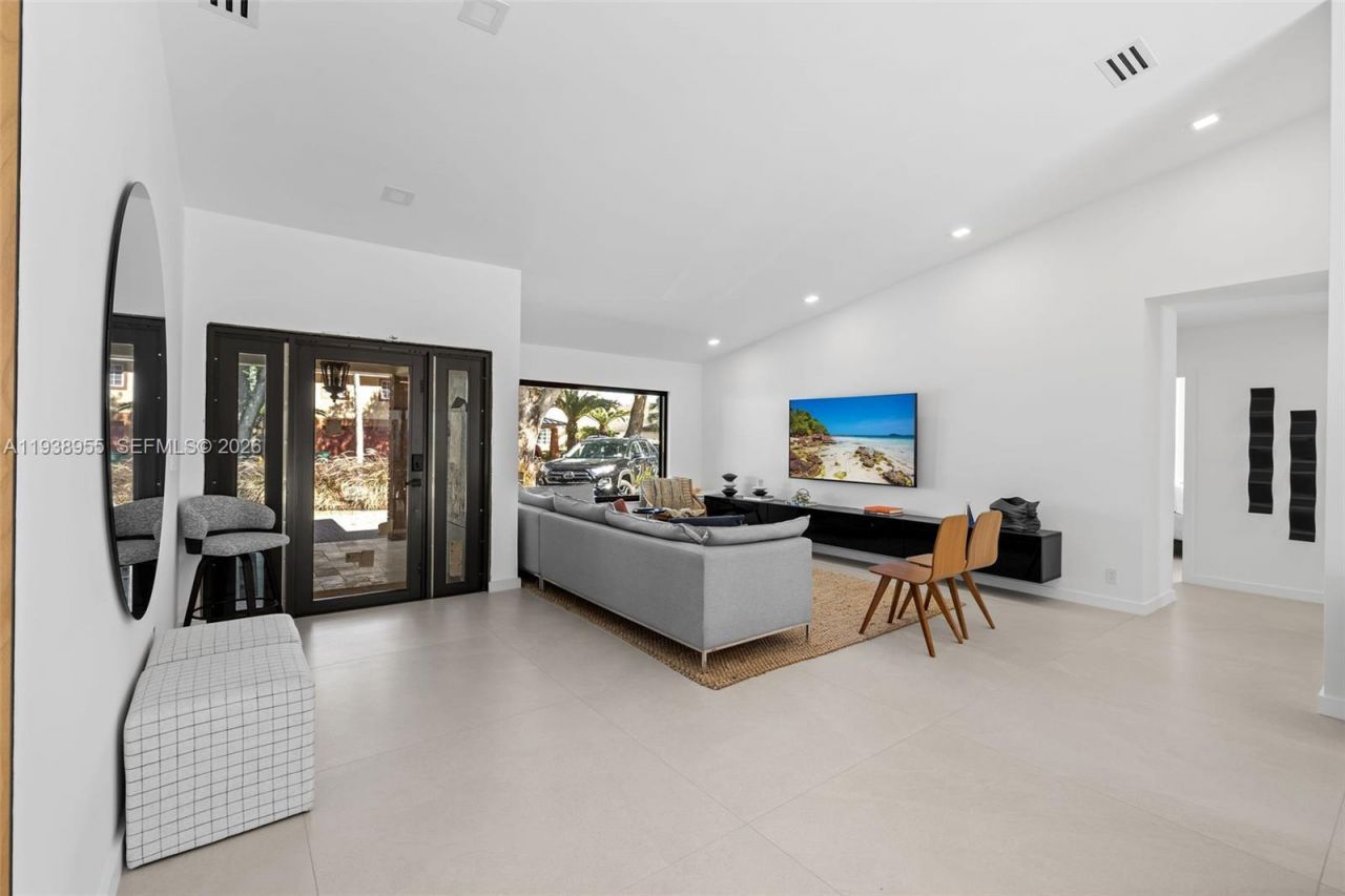 7910 NW 169th Ter, Miami Lakes, FL 33016 Photo