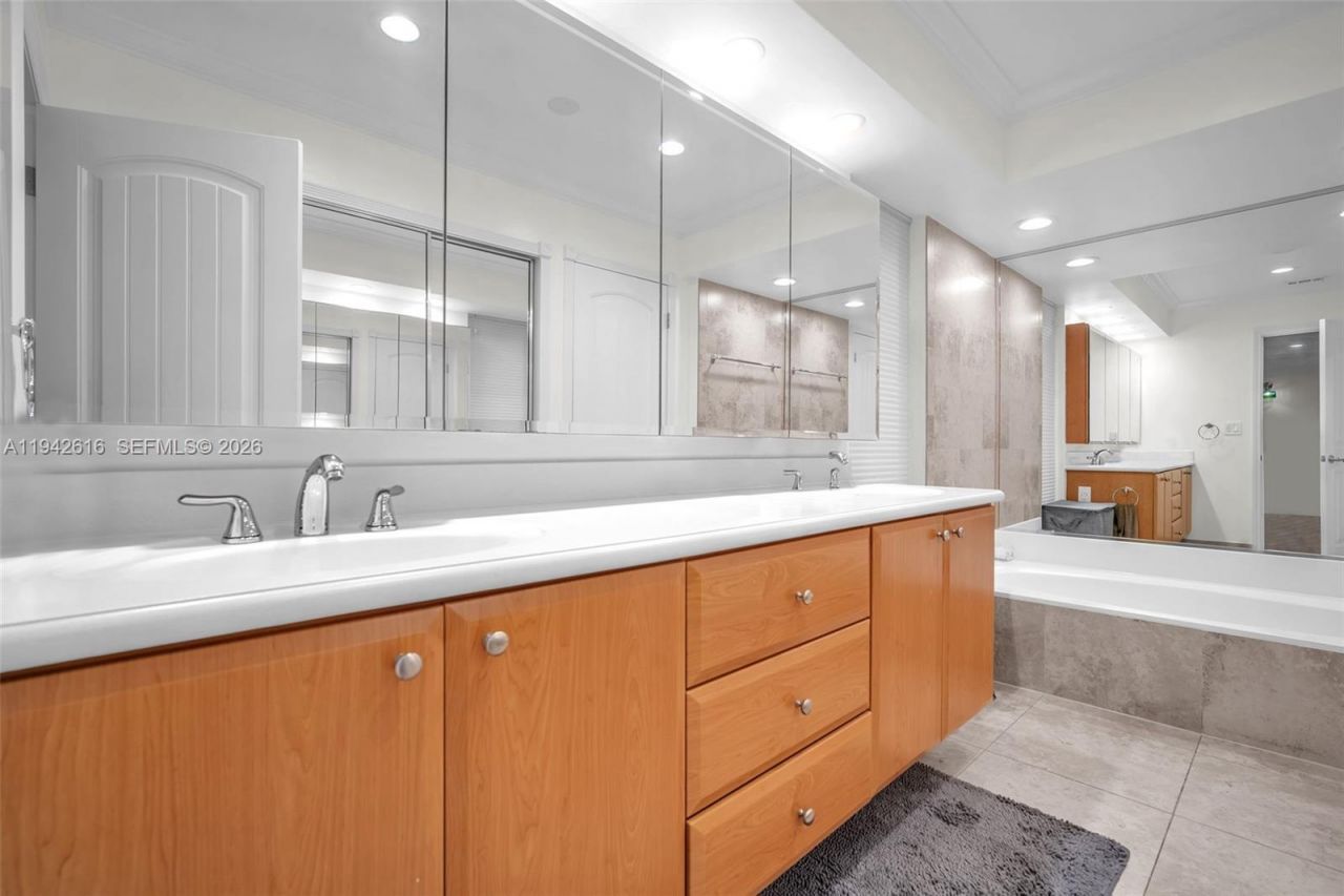 107 Heatherbrook Way, Unit 145, Hollywood, FL 33021 Photo