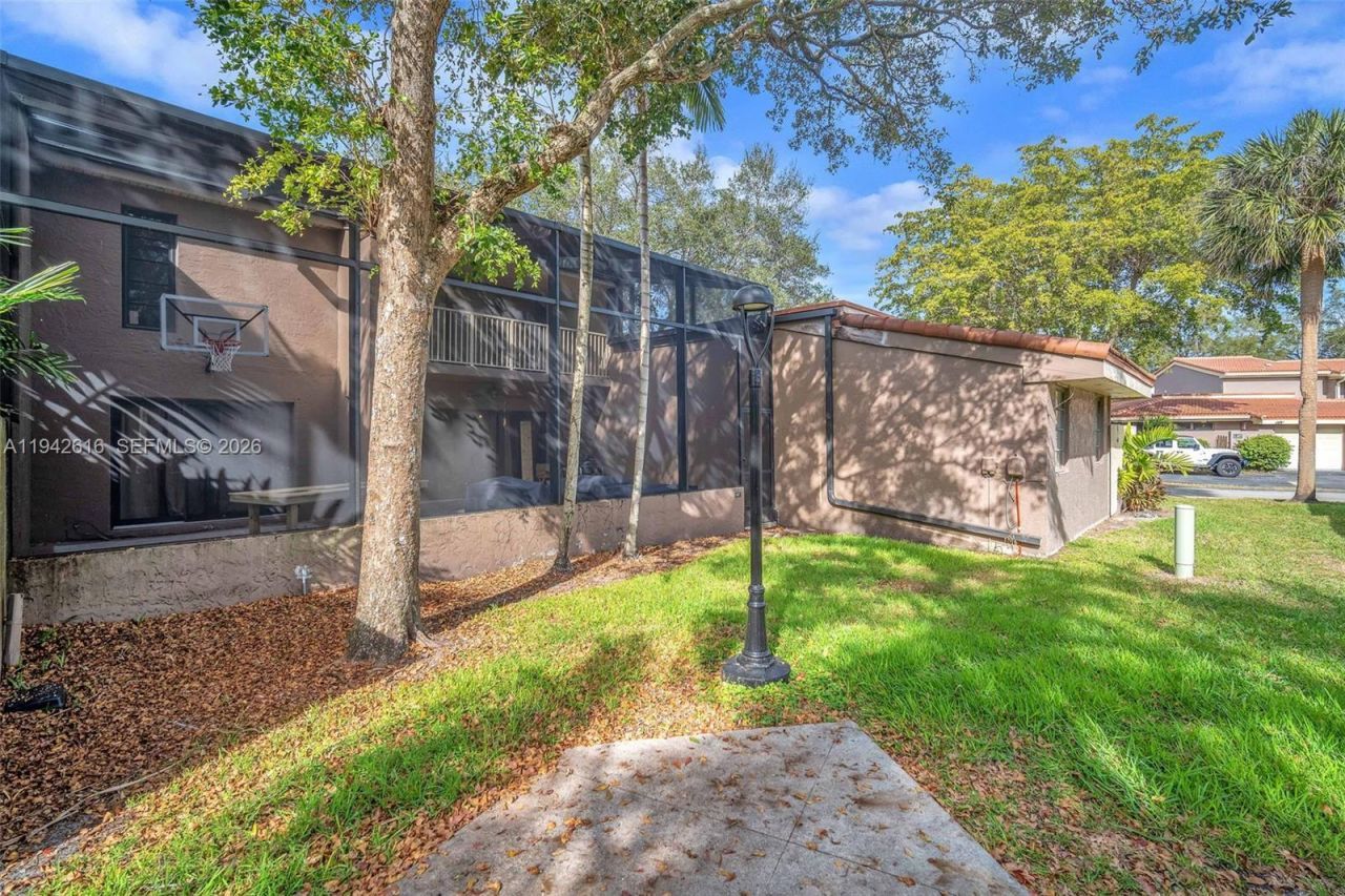 107 Heatherbrook Way, Unit 145, Hollywood, FL 33021 Photo