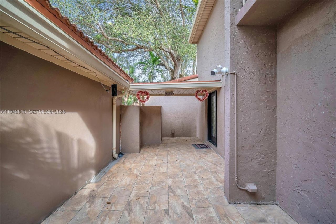 107 Heatherbrook Way, Unit 145, Hollywood, FL 33021 Photo