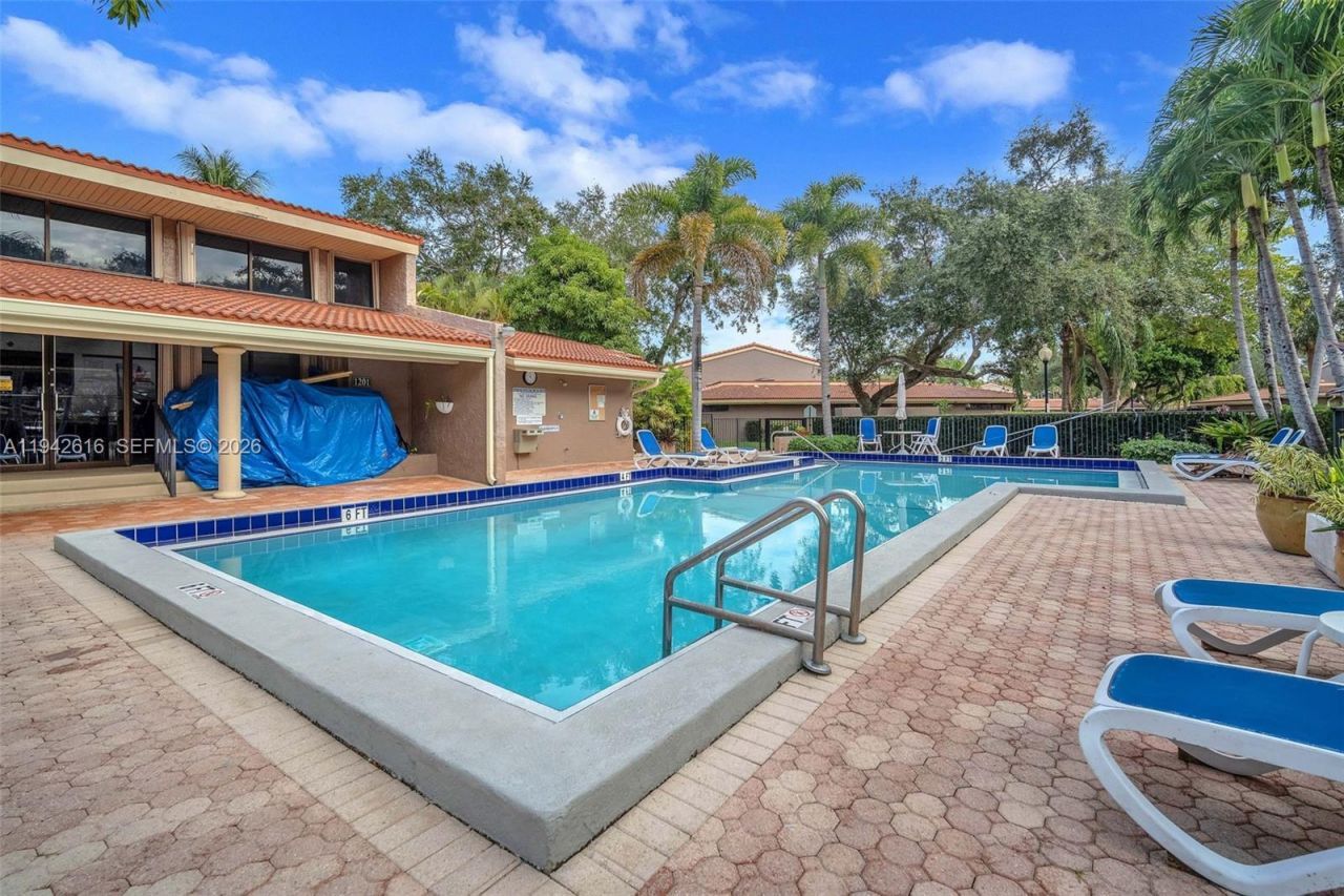 107 Heatherbrook Way, Unit 145, Hollywood, FL 33021 Photo