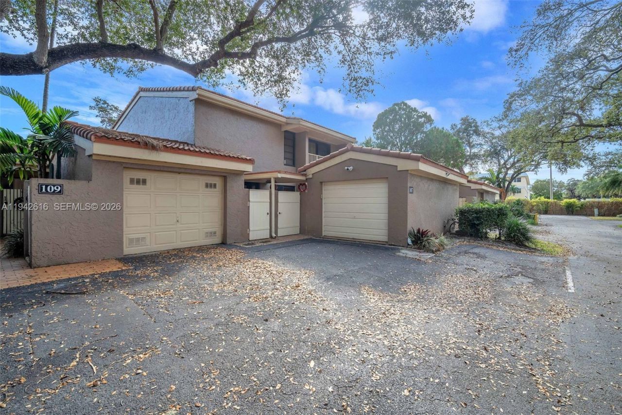 107 Heatherbrook Way, Unit 145, Hollywood, FL 33021 Photo