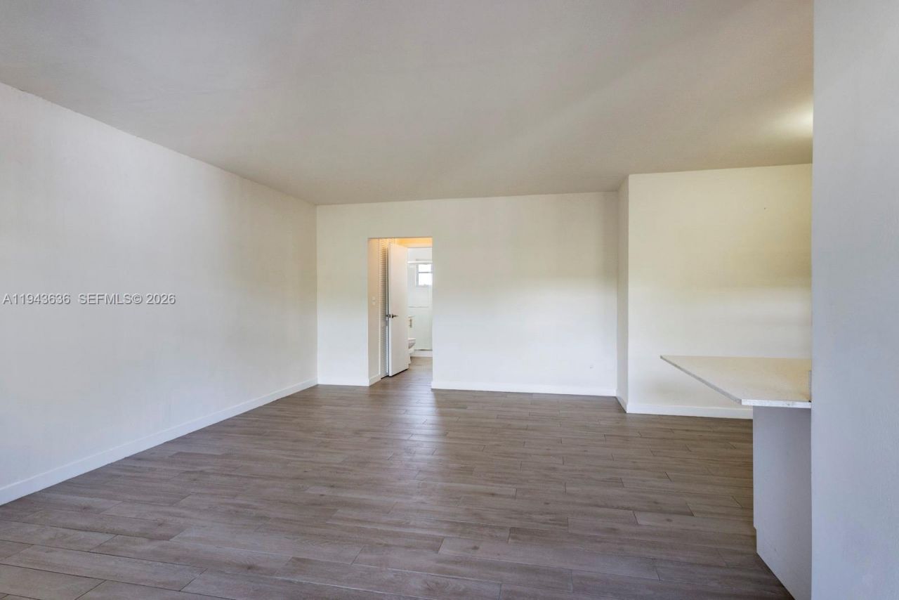 6511 Santona St, Unit C18, Coral Gables, FL 33146 Photo