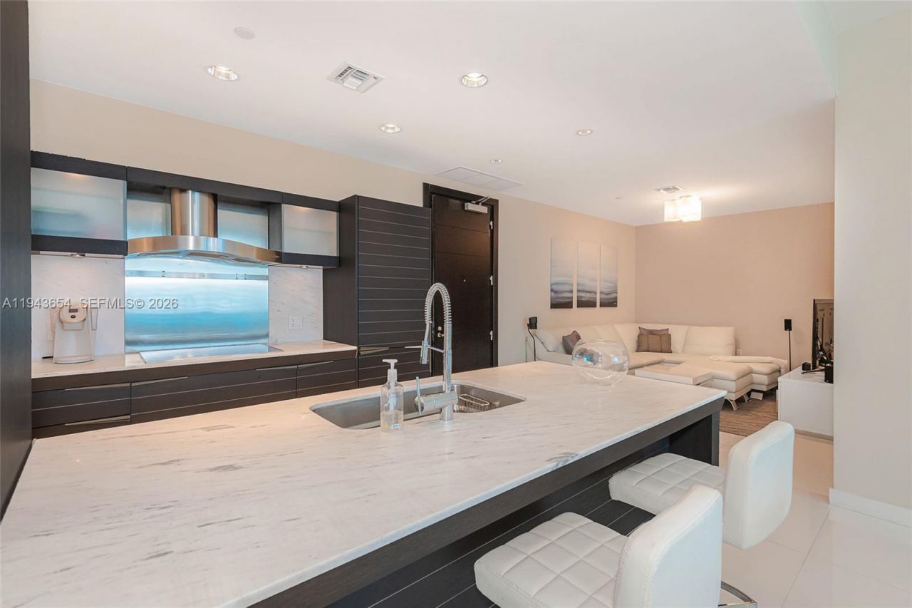 200 Biscayne Boulevard Way, Unit 5109, Miami, FL 33131 Photo