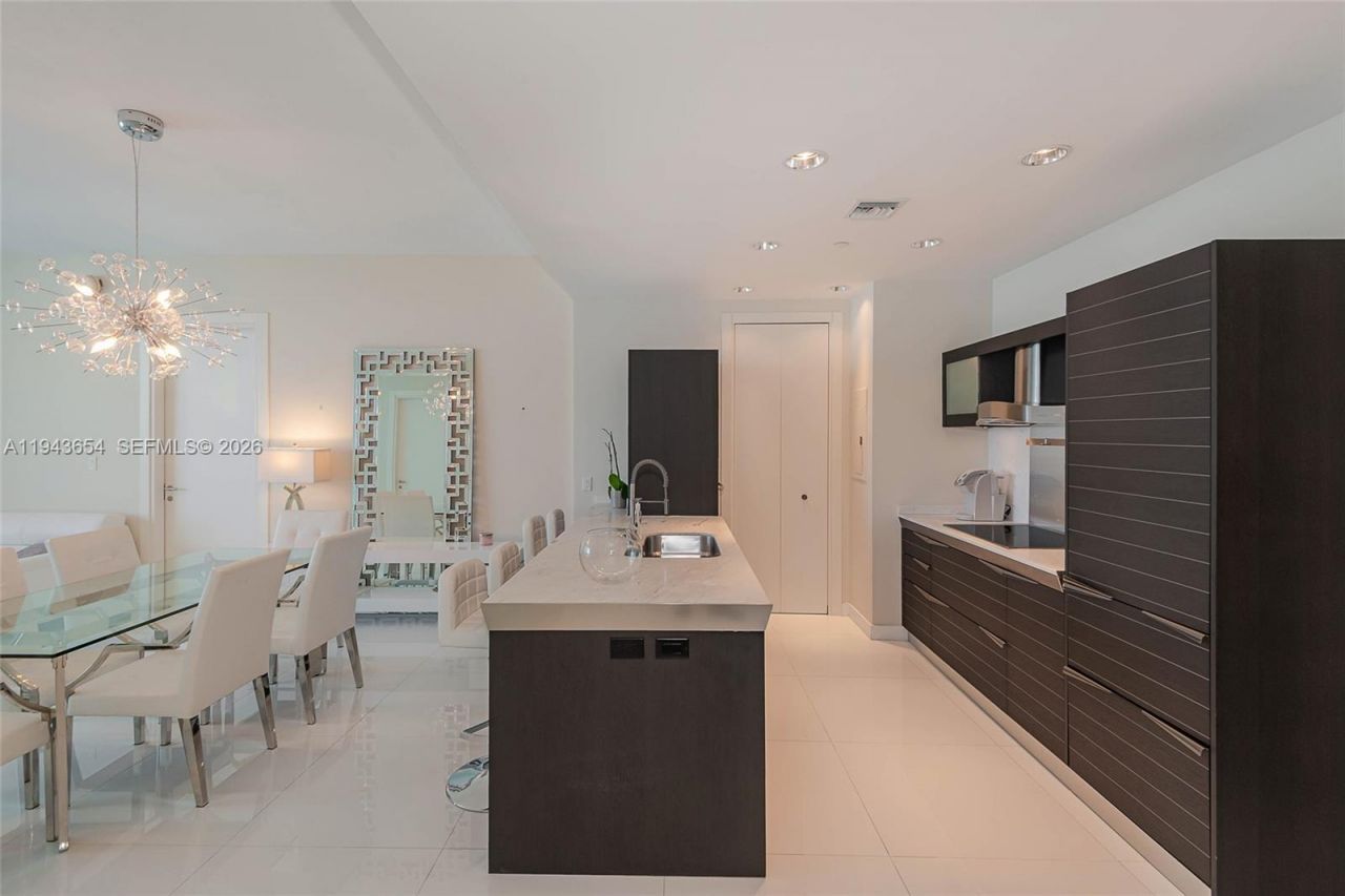200 Biscayne Boulevard Way, Unit 5109, Miami, FL 33131 Photo
