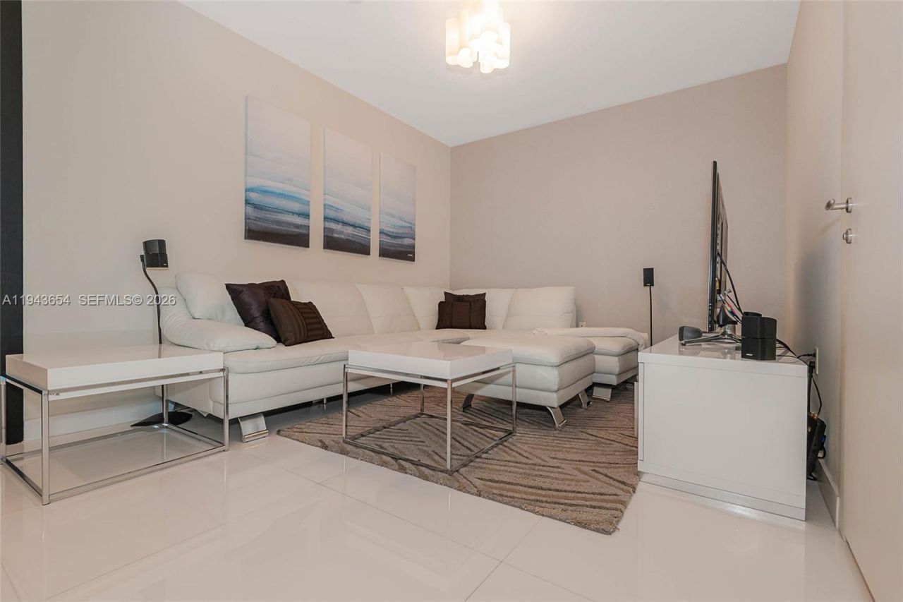 200 Biscayne Boulevard Way, Unit 5109, Miami, FL 33131 Photo
