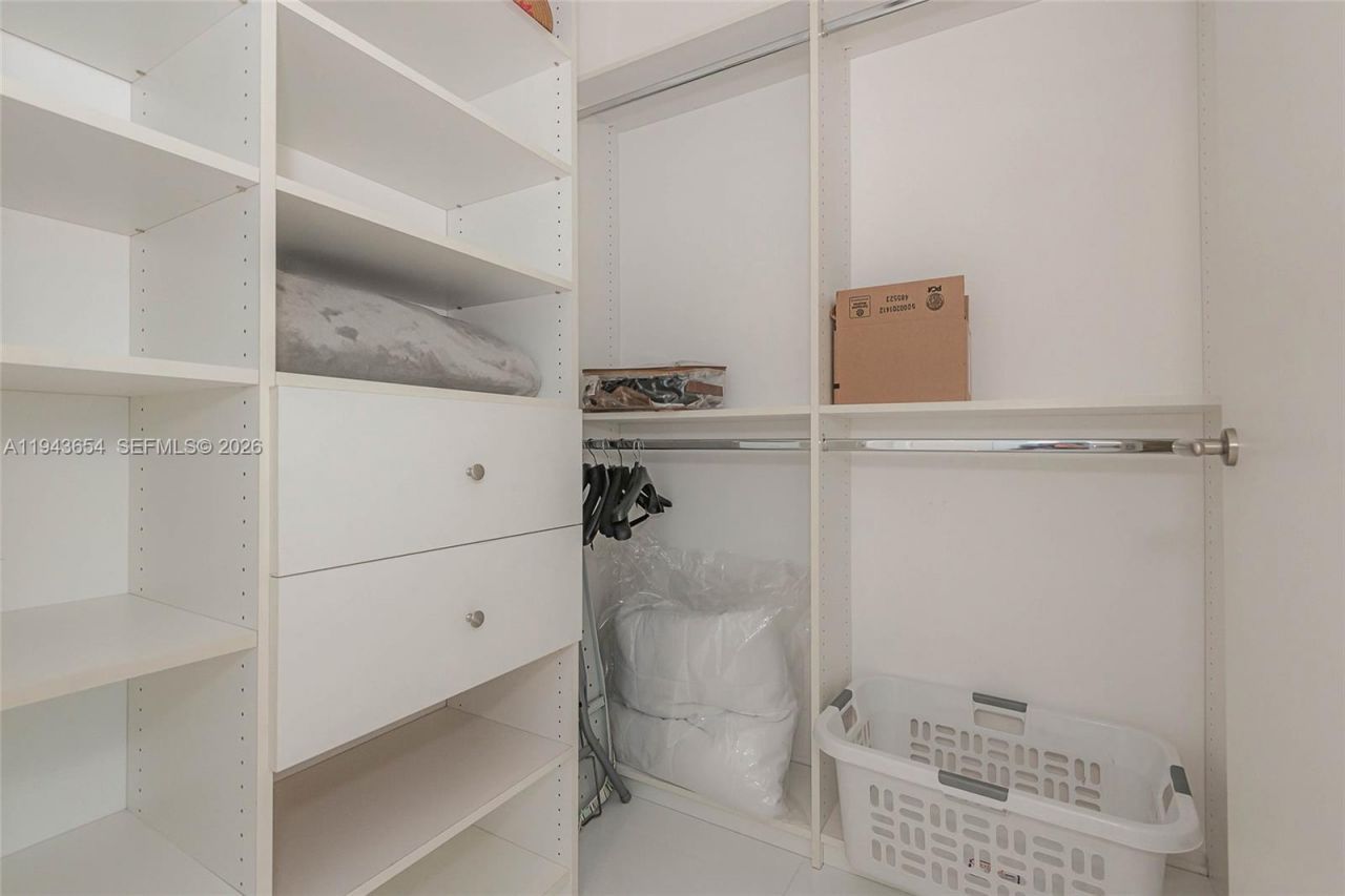 200 Biscayne Boulevard Way, Unit 5109, Miami, FL 33131 Photo