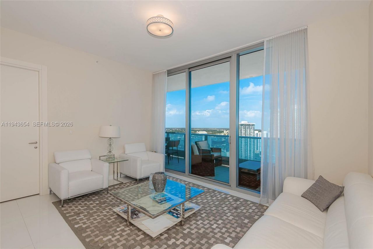 200 Biscayne Boulevard Way, Unit 5109, Miami, FL 33131 Photo