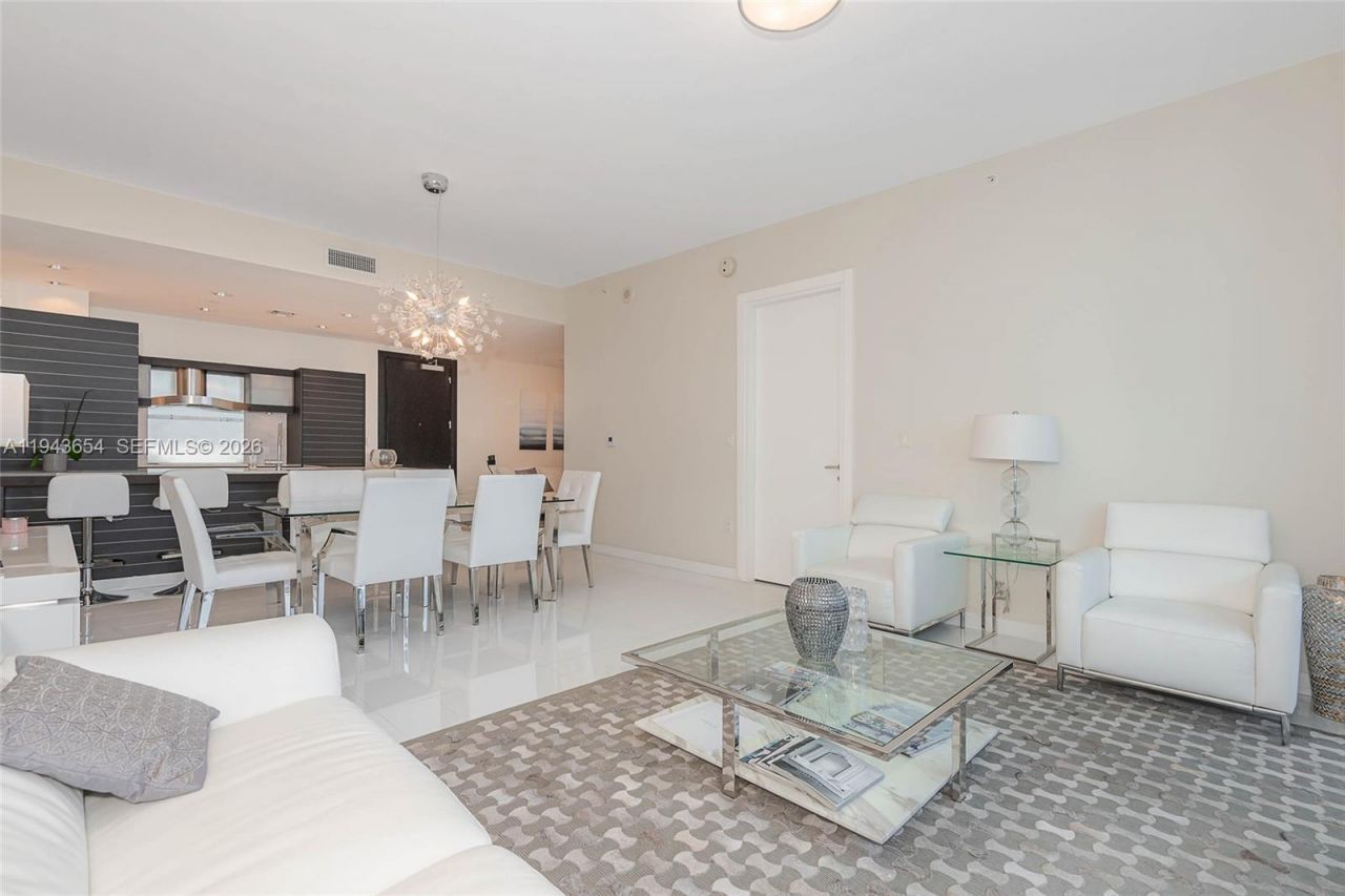 200 Biscayne Boulevard Way, Unit 5109, Miami, FL 33131 Photo