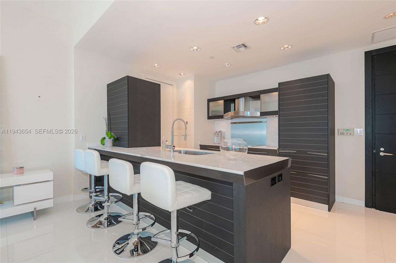 200 Biscayne Boulevard Way, Unit 5109, Miami, FL 33131 Photo