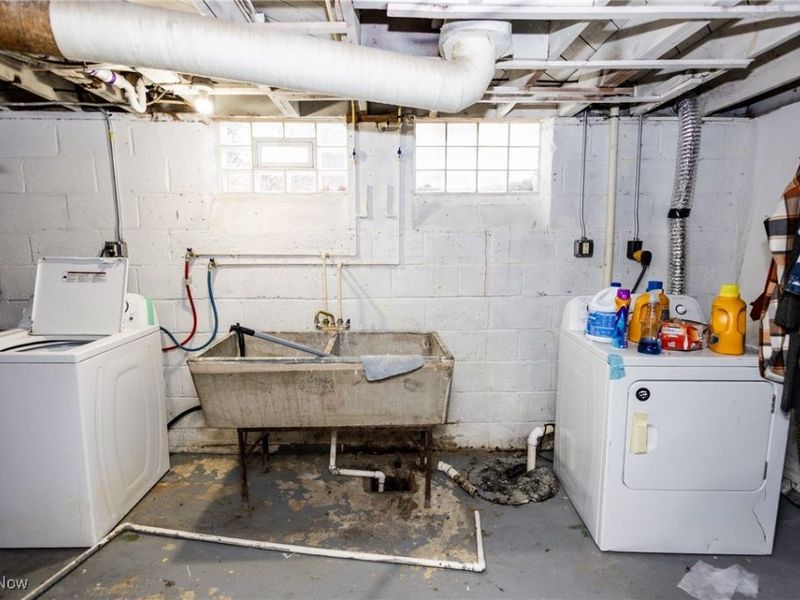 355 E 257th Street, Euclid, OH 44132 Photo 8