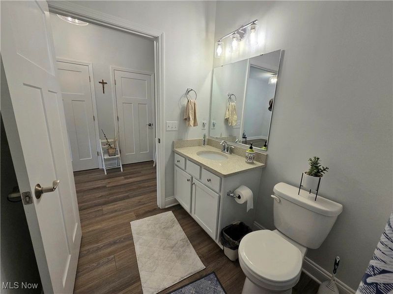 654 Treadway Boulevard, Sheffield Lake, OH 44054 Photo 11