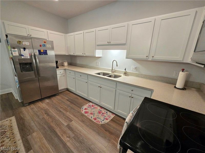 654 Treadway Boulevard, Sheffield Lake, OH 44054 Photo 6