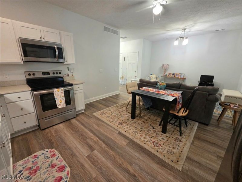 654 Treadway Boulevard, Sheffield Lake, OH 44054 Photo 7