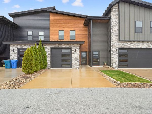 347 Sawgrass Drive, Crown Point, IN 46307