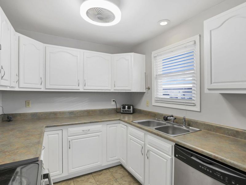 101 Fieldpoint Road, Heath, OH 43056 Photo 11