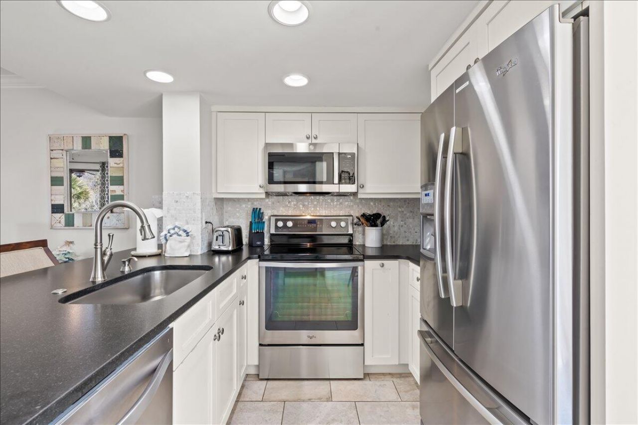 9000 Palmetto Drive Photo 13