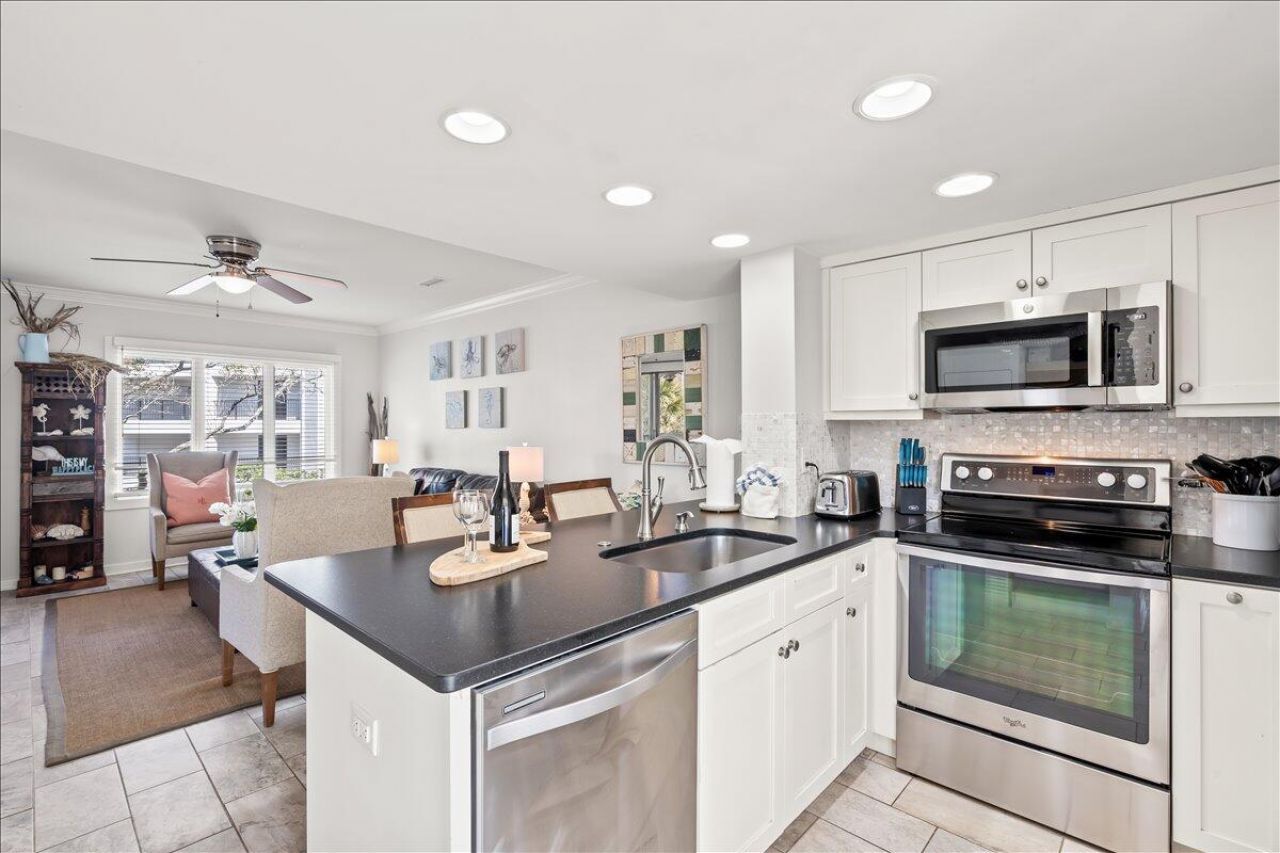 9000 Palmetto Drive Photo 14