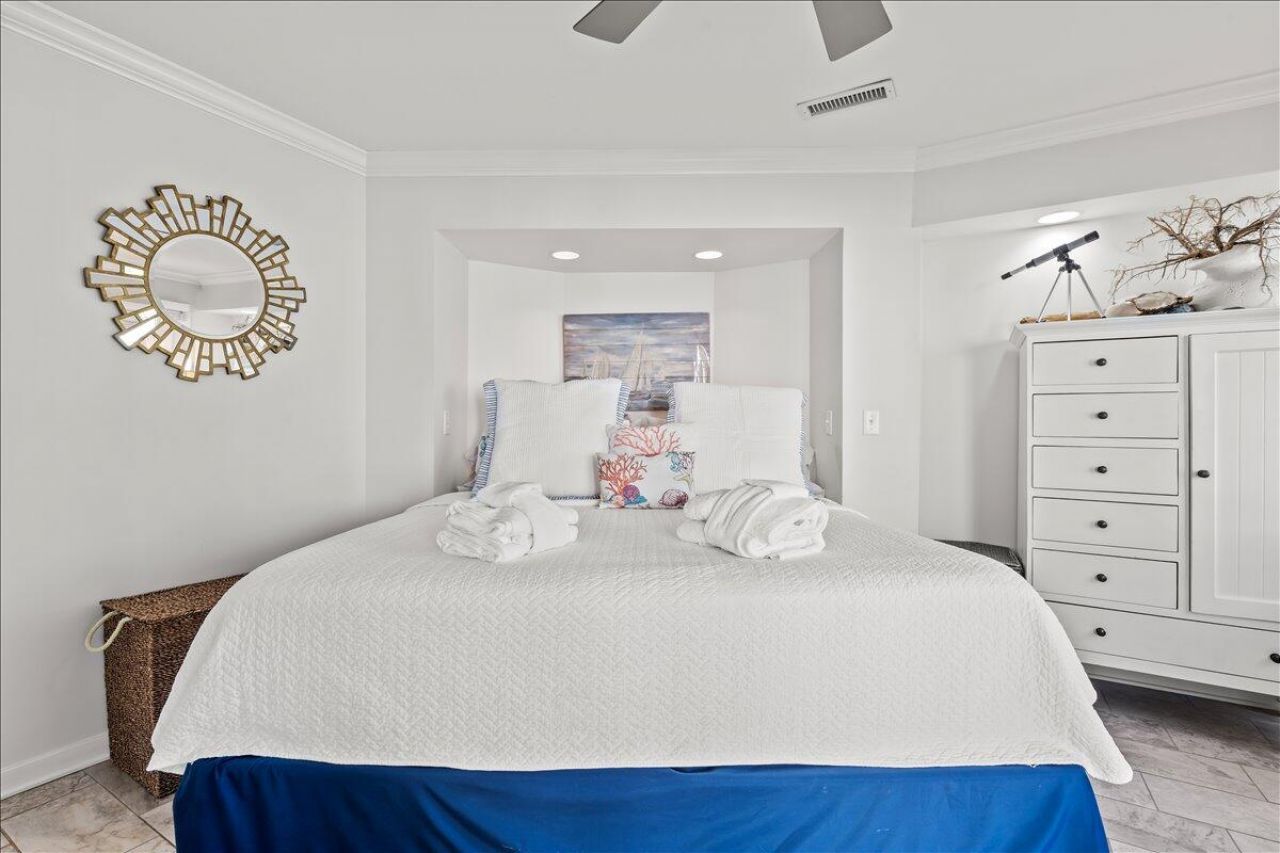 9000 Palmetto Drive Photo 19