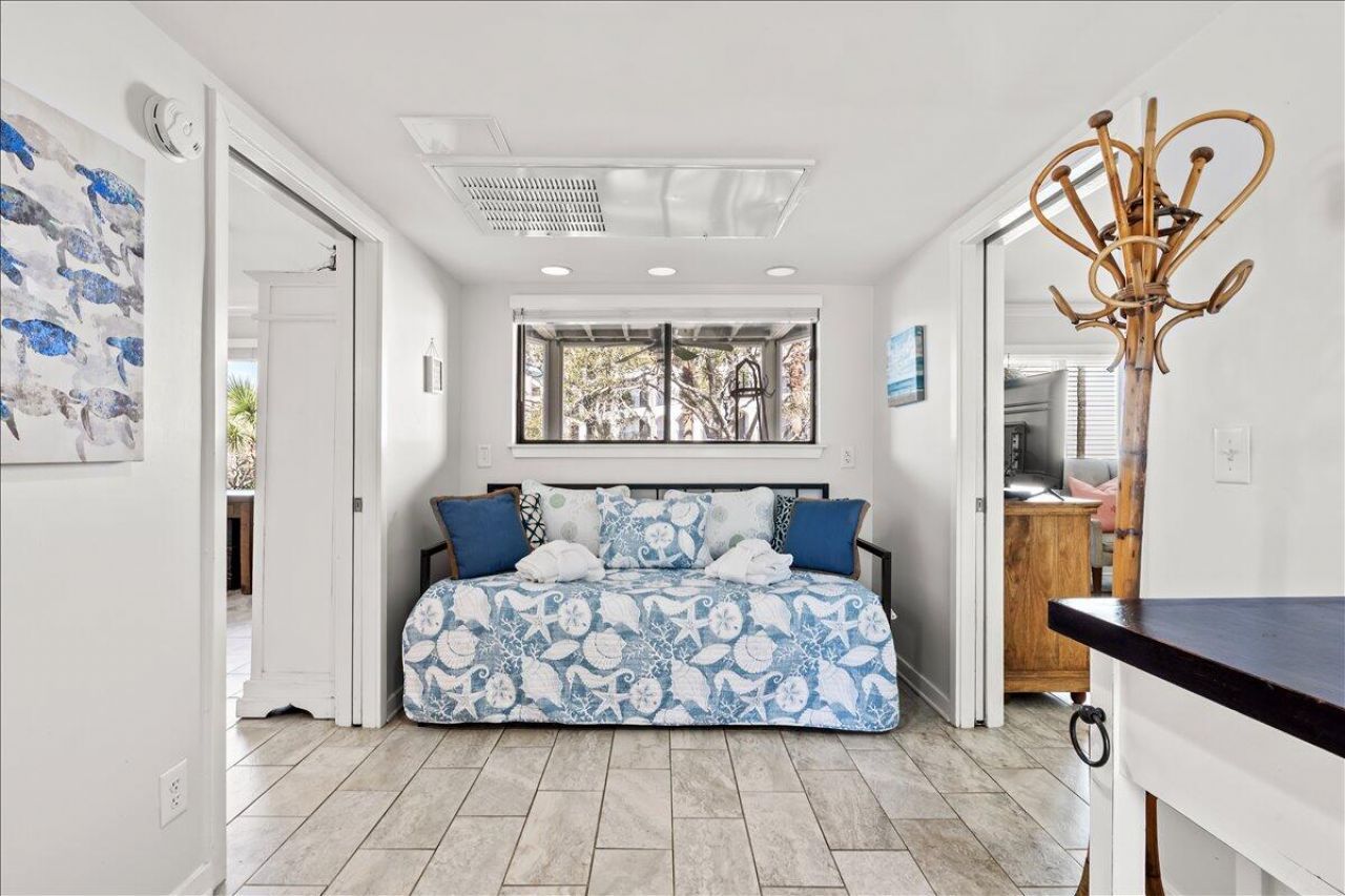 9000 Palmetto Drive Photo 4