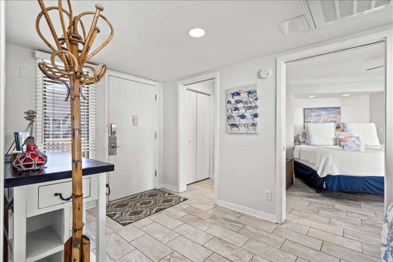 9000 Palmetto Drive Photo 7