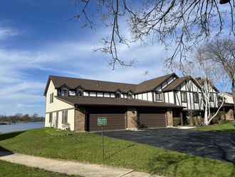 370 Springlake Lane Aurora, IL 60504